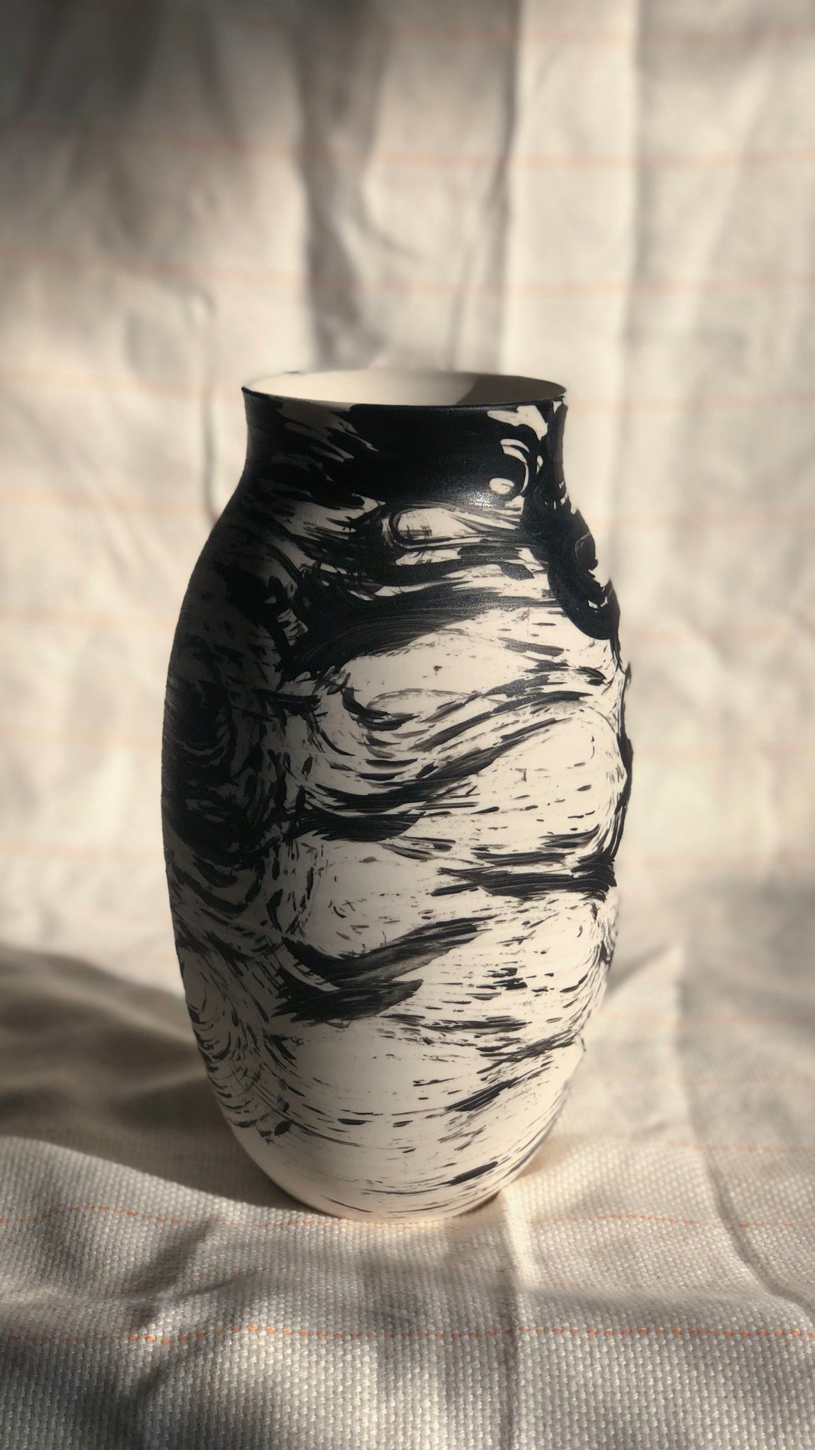 Black/White Vase